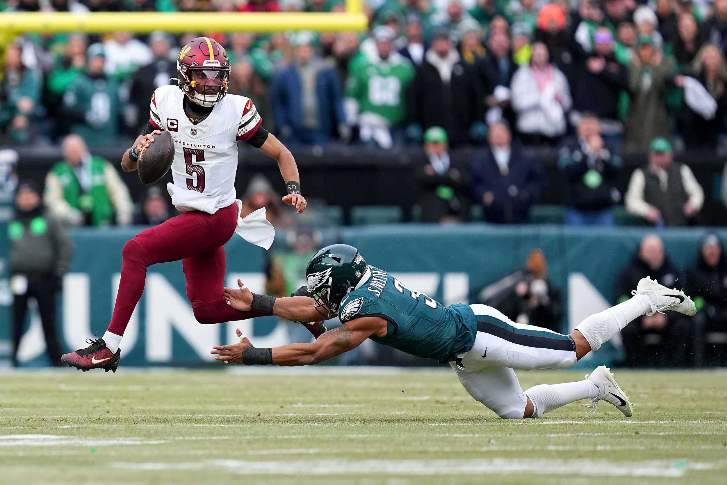 Commanders RB Gives Jayden Daniels Slight Edge Over Chargers Star