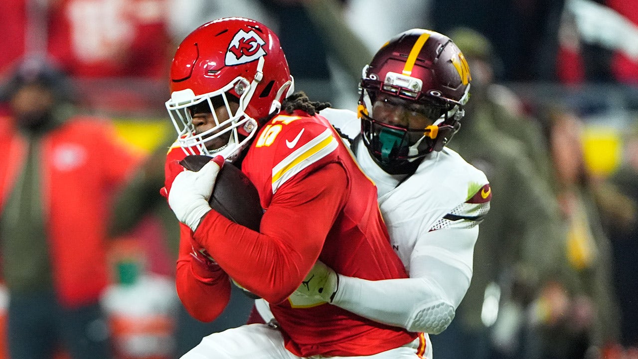 Commanders’ opening-drive interception leaves Peyton Manning stunned